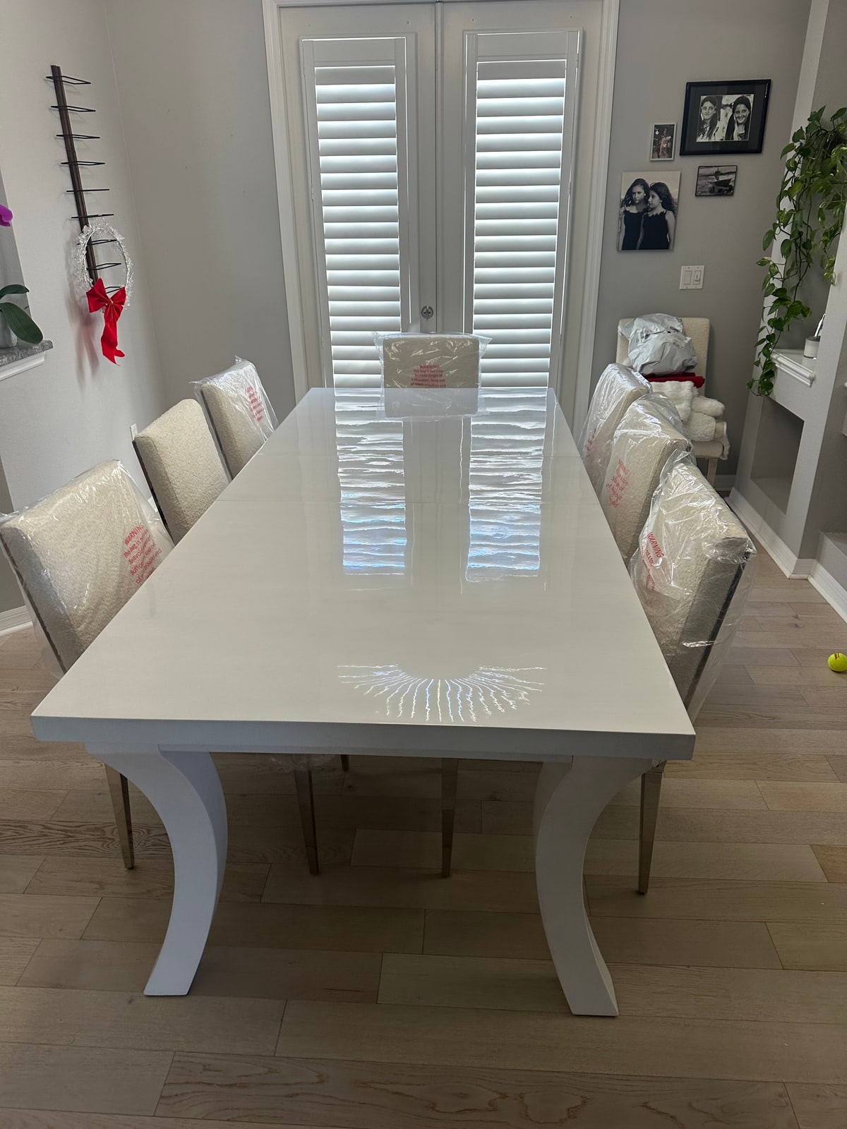 High-Gloss White Dining Table