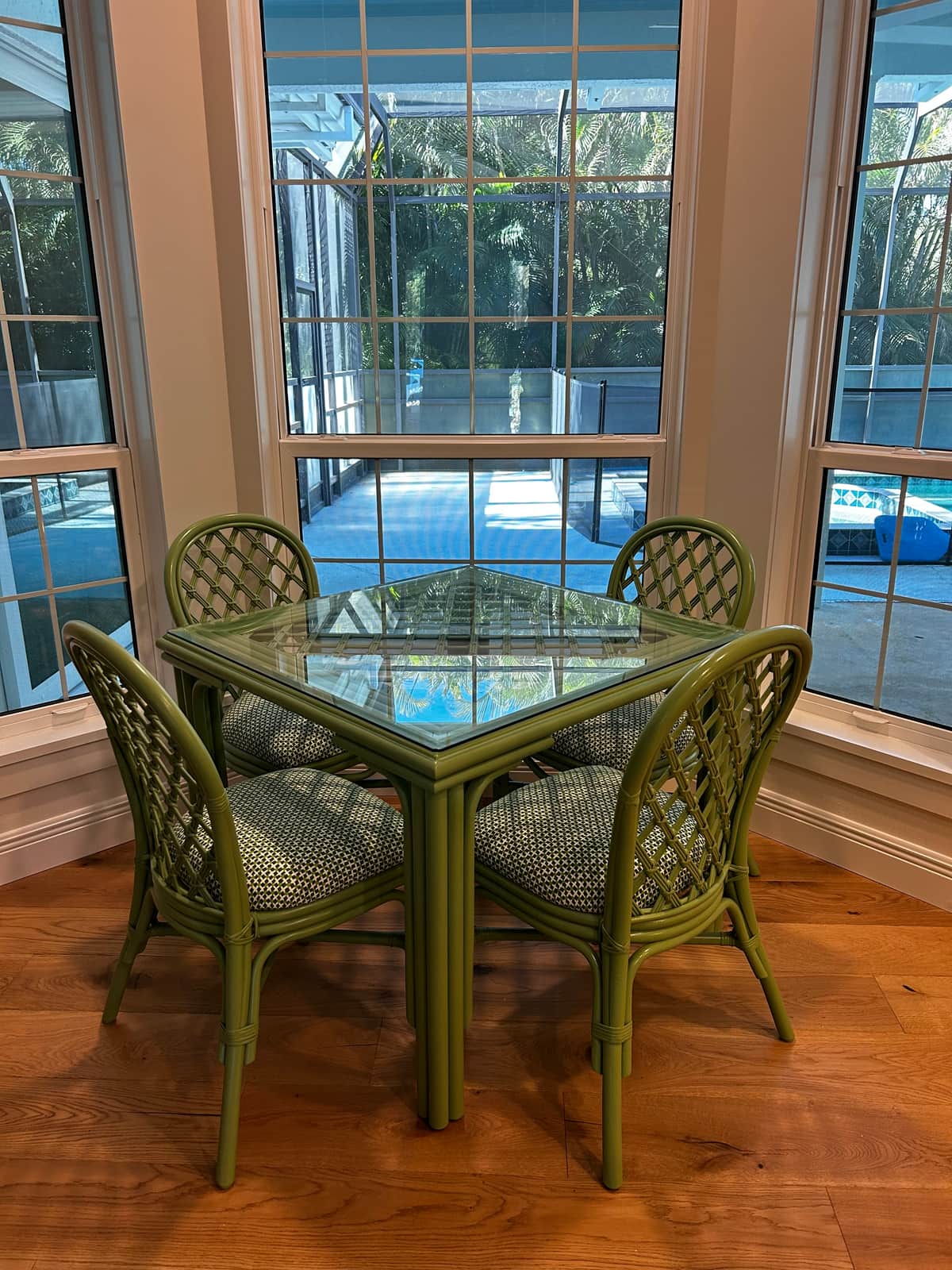 Olive Green Lattice Dining Set